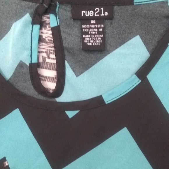 *5/$25 sale* Rue 21 chevron studded tunic blouse - Picture 3 of 4